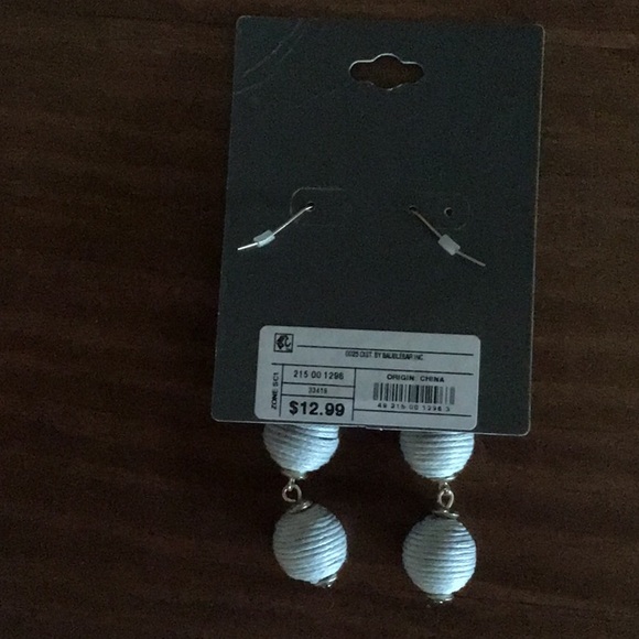 Earrings - Picture 3 of 3